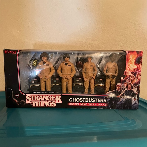 Stranger things ghostbusters McFarlane toys